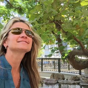 Meet your Posher, Alison