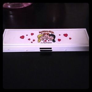 MAC X Archie's Girls SPOILED RICH Eyeshadow palett