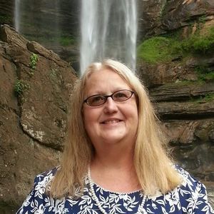 Meet your Posher, Annette