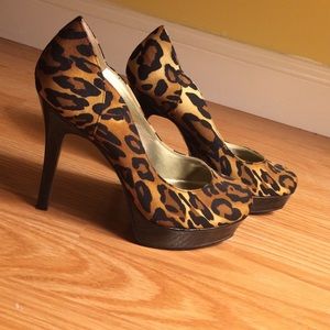 Guess leopard print heels