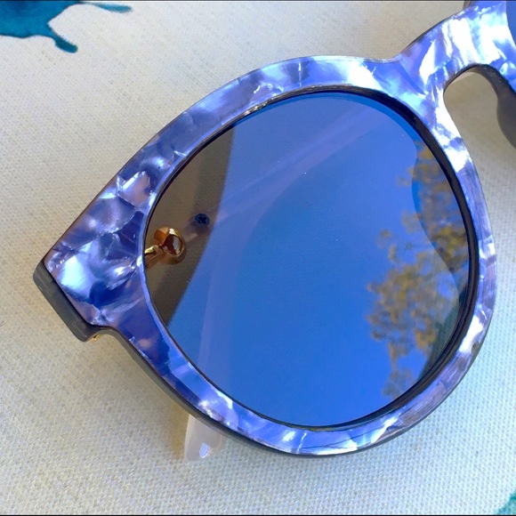 "Chloé" in Blue - Picture 3 of 4
