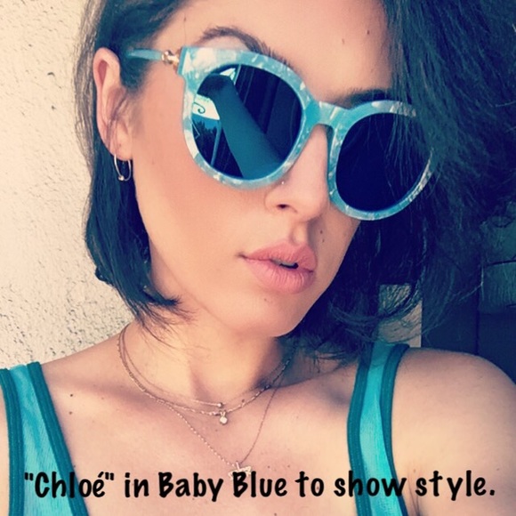 "Chloé" in Blue - Picture 4 of 4