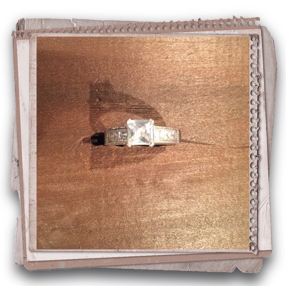 Beautiful Sterling Ring - image 1