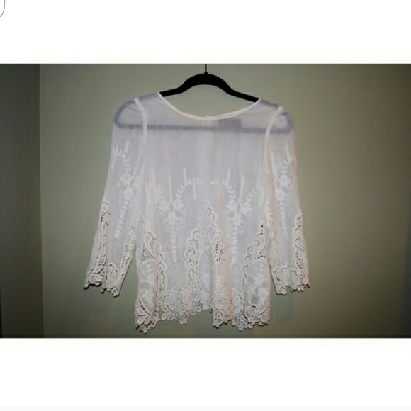 SOLD •Dolce Vita Deidra Embroidered Cut Blouse Top - Picture 3 of 3