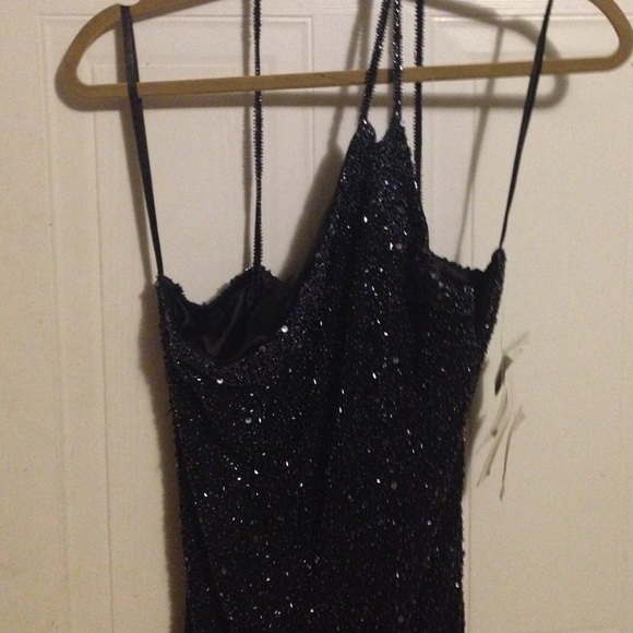 Dress - Picture 2 of 4