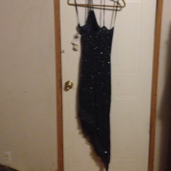 Dress - Picture 4 of 4