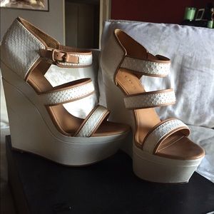 L.A.M.B wedges