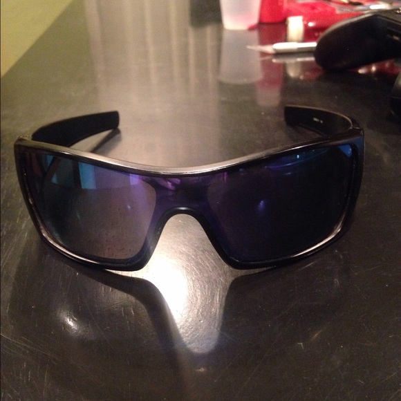 Oakley sunglasses main image 4