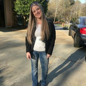 Meet your Posher, Ashley