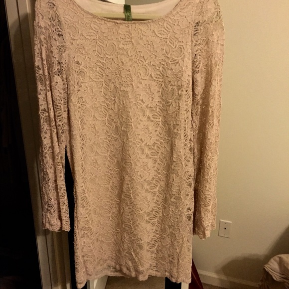 Francesca's lace long sleeve dress