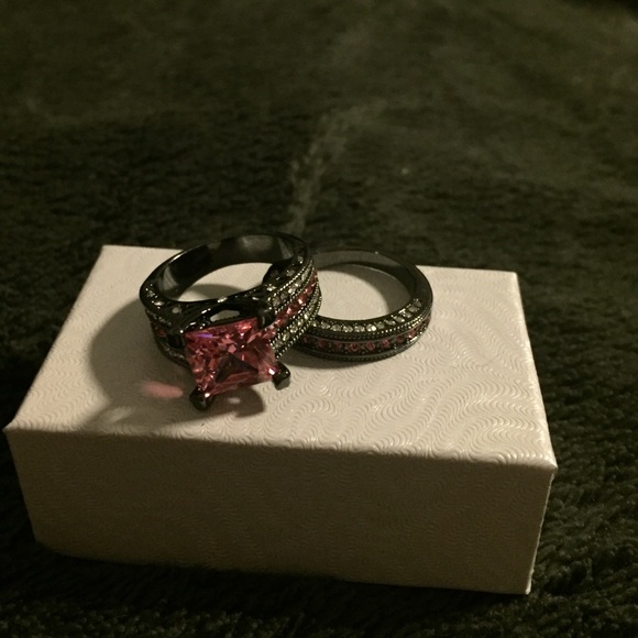 New Witout Tags High Fashion Ring