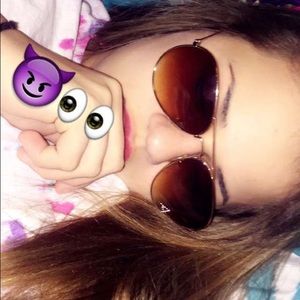 Meet your Posher, Abriana