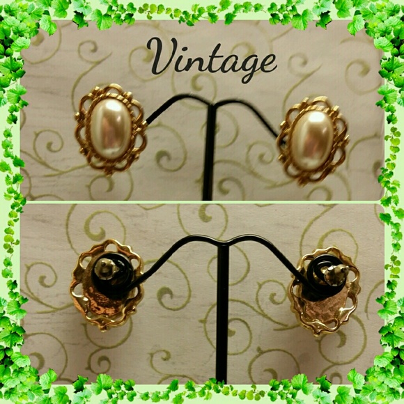 Faux Pearl post earrings