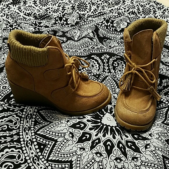 Traded!! Moccassin Like, Booties