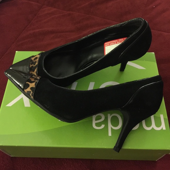 Pumps - Picture 3 of 4