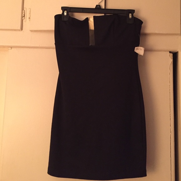 Forever 21 Dresses & Skirts - Strapless black mini dress