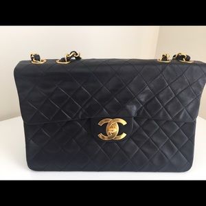 CHANEL Vintage Maxi XL bag. Great condition!