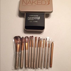 Naked 3 Brush Set.