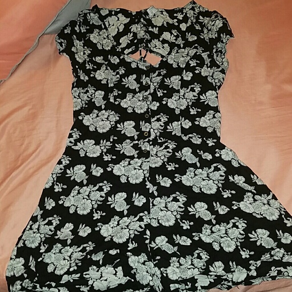 Romper - Picture 2 of 4