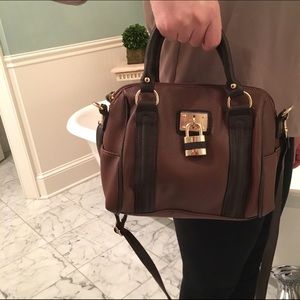 FLASH SALE🚨Lock Charm Handbag