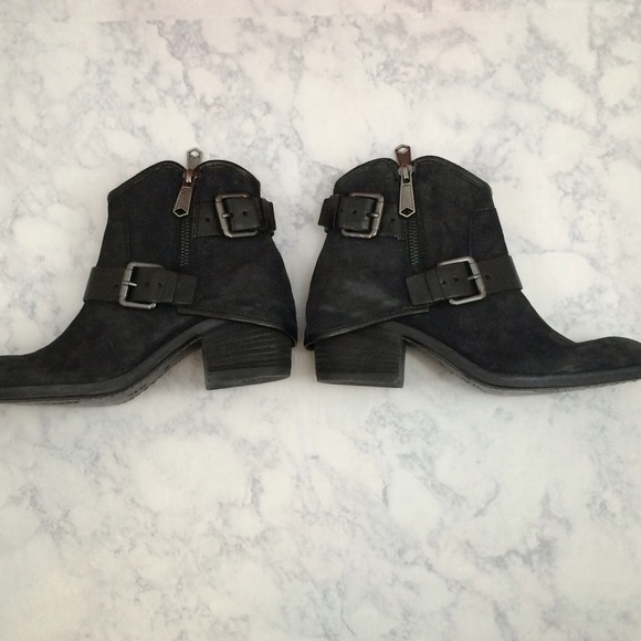 { D O N A L D . P L I N E R } - Picture 2 of 4