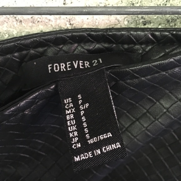 BNWT Forever 21 faux leather skirt - Picture 3 of 3