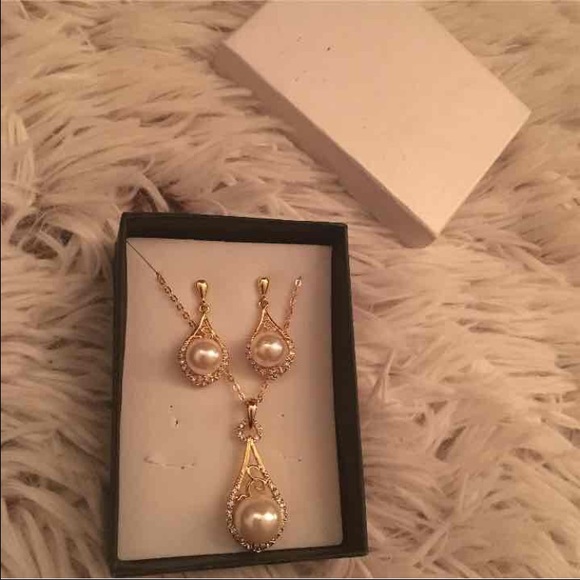 Faux Pearl Set