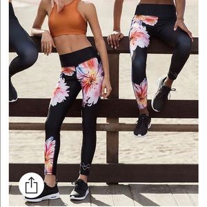 Without Walls Flower Leggings S NWT