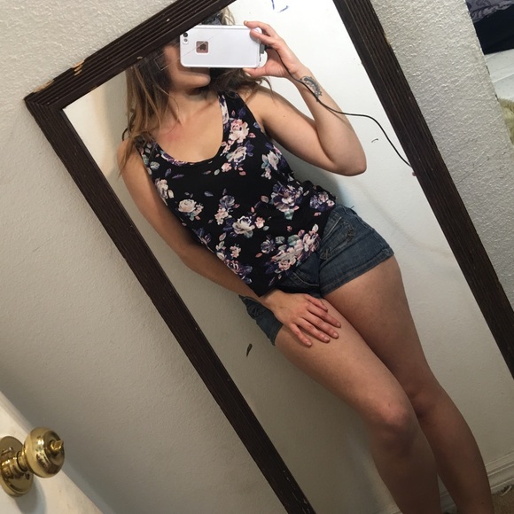 Floral patterned top!