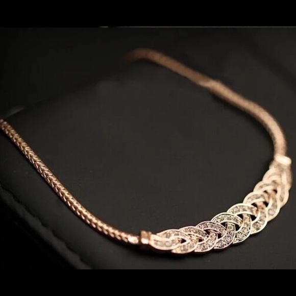 ❣Gold Twist Love Me Necklace ❣*NWT* - Picture 2 of 4