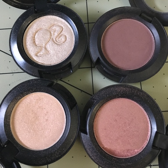MAC eyeshadow set