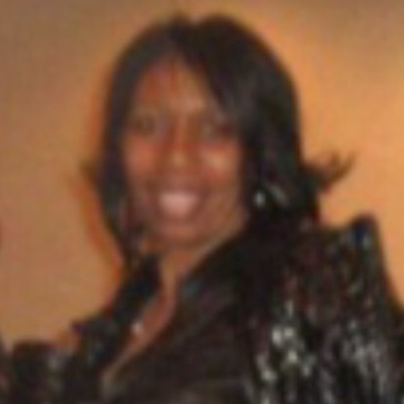 Meet your Posher, Sandra - Picture 1 of 1