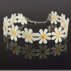 Daisy choker necklace