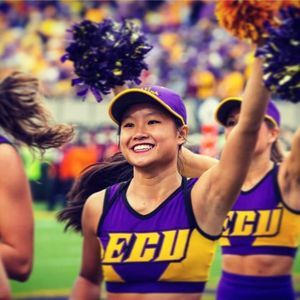 Meet your Posher, Holly