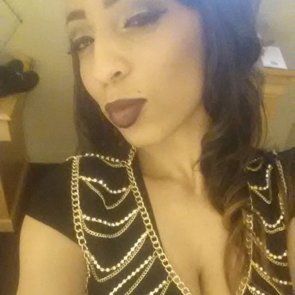 Meet your Posher, Mia - Picture 1 of 1