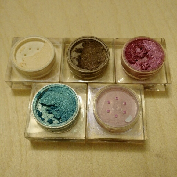 Femme Couture eyeshadow powder