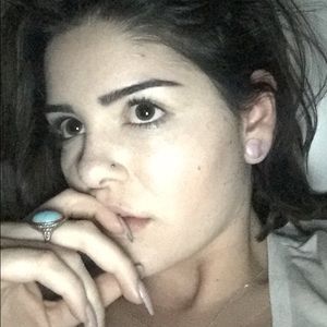 Meet your Posher, Ally