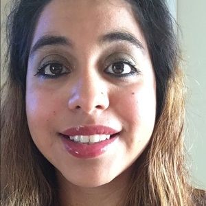 Meet your Posher, Cassandra