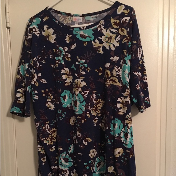 Lularoe Irma medium