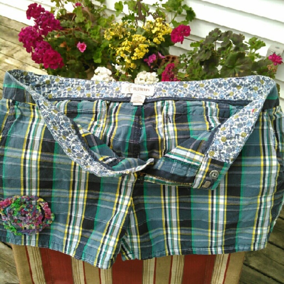 Women's Fun Plaid embellished shorts - Picture 1 of 4