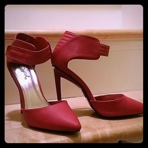 Red hot Qupid. Heels