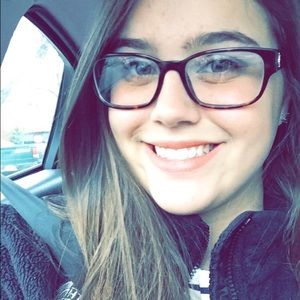 Meet your Posher, Elana