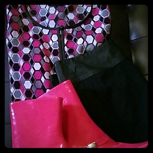 Honeycomb pattern with faux leather trim - Picture 1 of 4