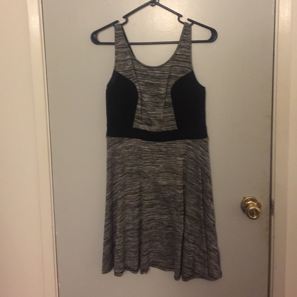 A line sleeveless dress