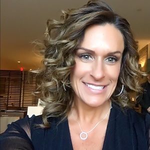 Meet your Posher, Traci