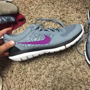Gray Nike Tennis Shoes