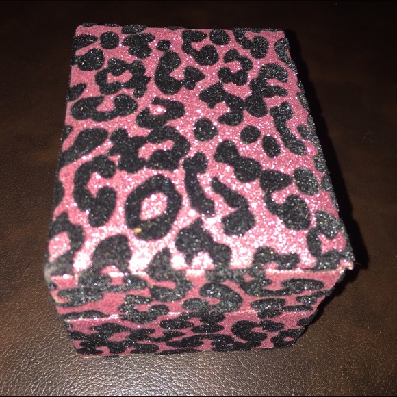 ❌SOLD❌ Betsey Johnson watch - Picture 4 of 4