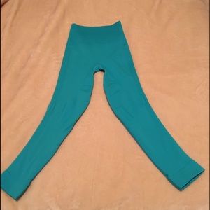 Zone In Crop- Lululemon