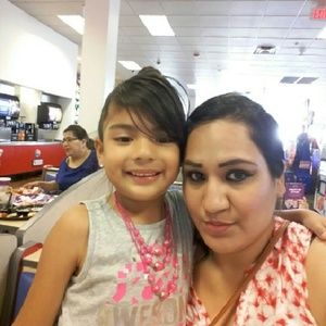 Meet your Posher, Yenni