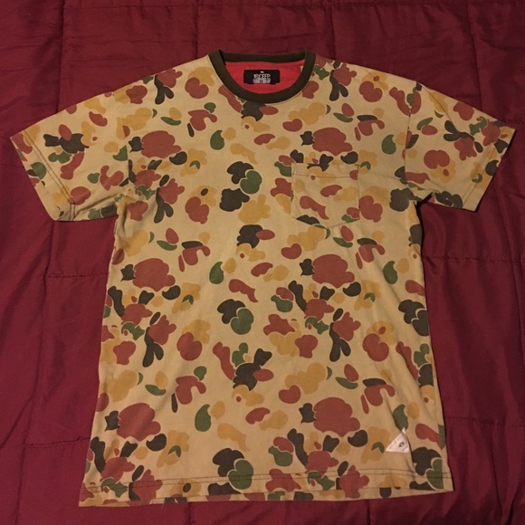 10Deep Premium Camo Pocket T